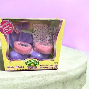 Cabbage Patch Kids Head to Toe Accessories Sassy Shoes Purple Pink 16in Doll Set